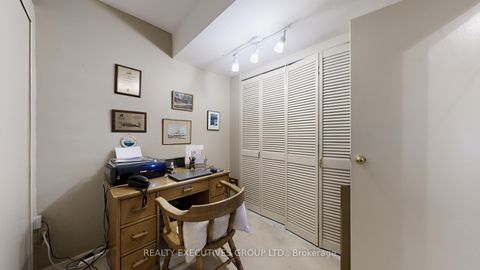 Photo 19 at 905 - 8111 Yonge Street, Royal Orchard, Markham