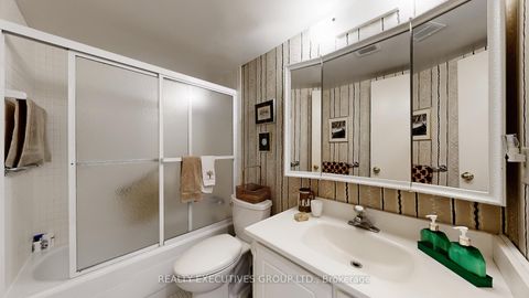 Photo 20 at 905 - 8111 Yonge Street, Royal Orchard, Markham