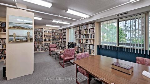 Photo 23 at 905 - 8111 Yonge Street, Royal Orchard, Markham
