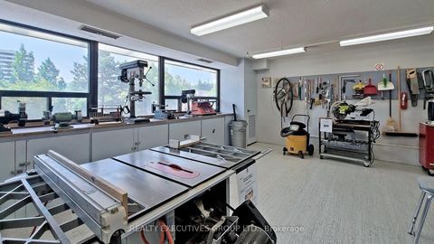 Photo 24 at 905 - 8111 Yonge Street, Royal Orchard, Markham