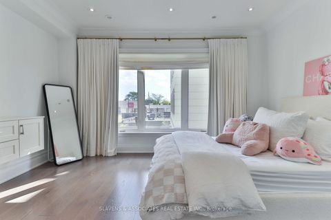 Photo 13 at 51B Burnaby Boulevard, Eglinton, Toronto