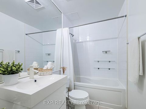 Photo 16 at 167 - 209 Fort York Boulevard, Niagara, Toronto