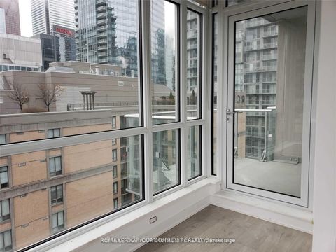 Photo 4 at 1602 - 199 RICHMOND Street W, Waterfront Communities C1, Toronto