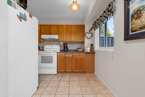 Photo 12 at 68 - 28 Donald Street, Queen's Park, Barrie