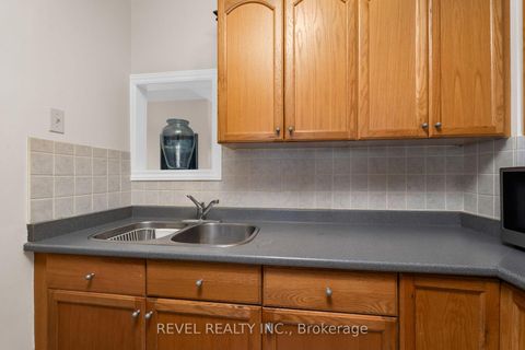 Photo 14 at 68 - 28 Donald Street, Queen's Park, Barrie