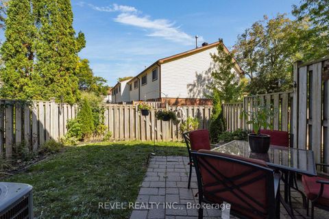 Photo 25 at 68 - 28 Donald Street, Queen's Park, Barrie