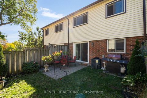 Photo 27 at 68 - 28 Donald Street, Queen's Park, Barrie