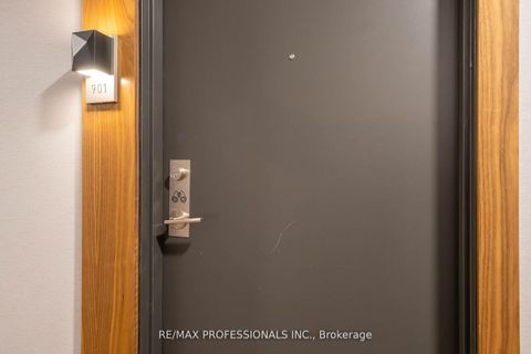 Photo 2 at 901 - 25 Neighbourhood Lane, Queensway, Toronto