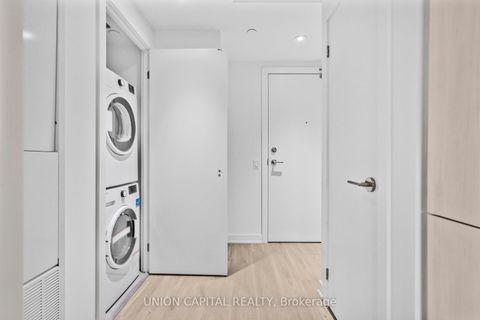 Photo 13 at 4308 - 8 Wellesley Street W, Bay Street Corridor, Toronto