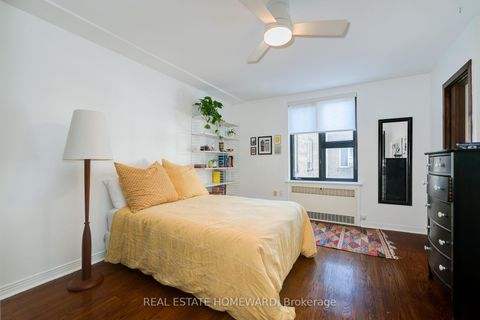 Photo 2 at 406 - 150 Farnham Avenue, St. Clair, Toronto