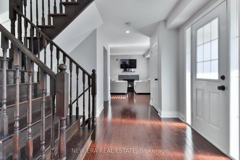 Photo 7 at 331 Davos Road, Vellore Village, Vaughan