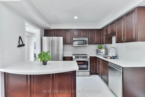 Photo 10 at 331 Davos Road, Vellore Village, Vaughan