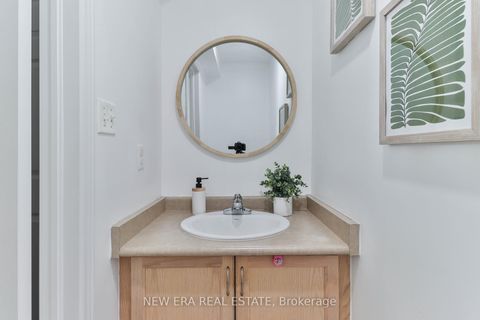 Photo 13 at 331 Davos Road, Vellore Village, Vaughan