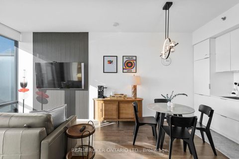 Photo 8 at 4406 - 5 St Joseph Street, Bay Street Corridor, Toronto