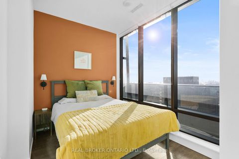 Photo 18 at 4406 - 5 St Joseph Street, Bay Street Corridor, Toronto