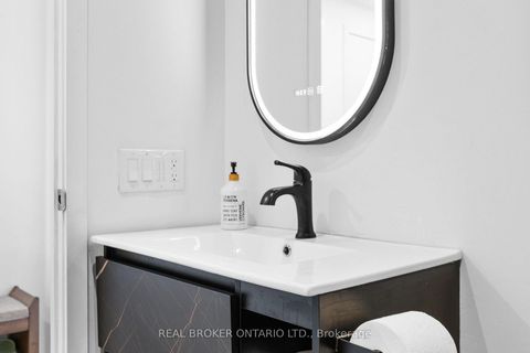 Photo 22 at 4406 - 5 St Joseph Street, Bay Street Corridor, Toronto