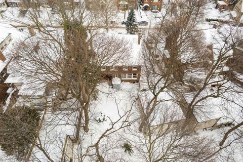 Photo 44 at 16 Rose Park Crescent, Moore Park, Toronto