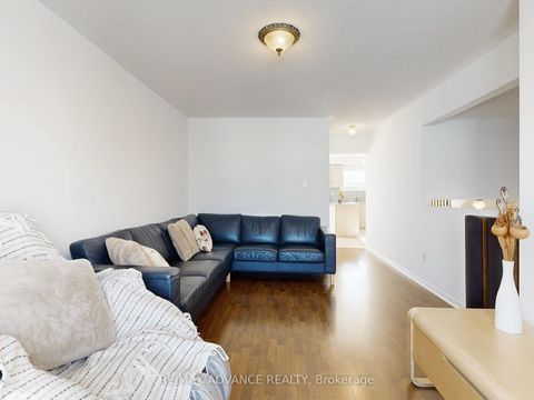 Photo 4 at 67 Kelso Crescent, Maple, Vaughan