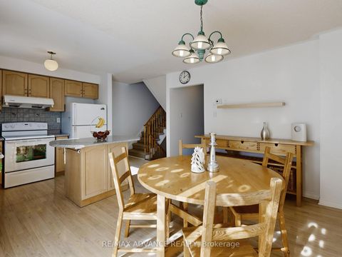 Photo 9 at 67 Kelso Crescent, Maple, Vaughan