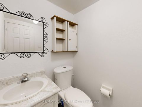 Photo 10 at 67 Kelso Crescent, Maple, Vaughan