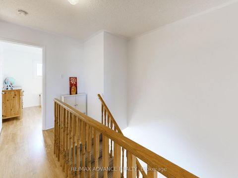 Photo 11 at 67 Kelso Crescent, Maple, Vaughan