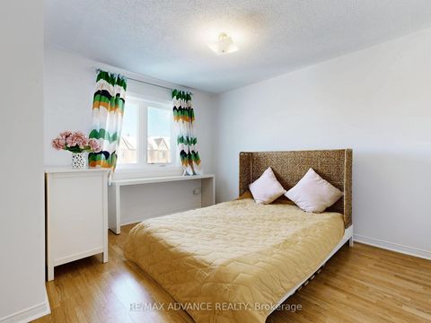 Photo 12 at 67 Kelso Crescent, Maple, Vaughan