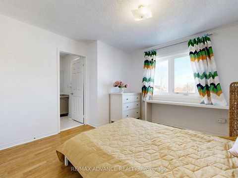 Photo 13 at 67 Kelso Crescent, Maple, Vaughan