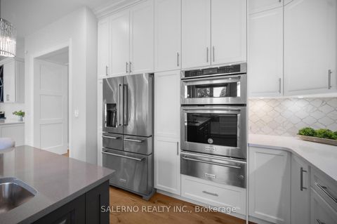 Photo 14 at 11 Compton Crescent, CFB, Toronto