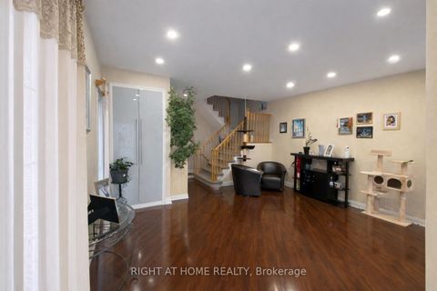 Photo 4 at 4 Forest Run Boulevard, Patterson, Vaughan