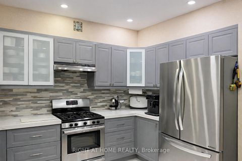 Photo 6 at 4 Forest Run Boulevard, Patterson, Vaughan