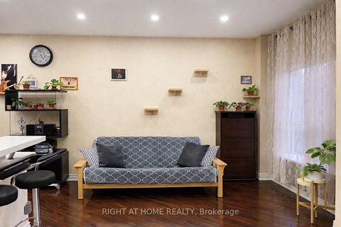 Photo 9 at 4 Forest Run Boulevard, Patterson, Vaughan