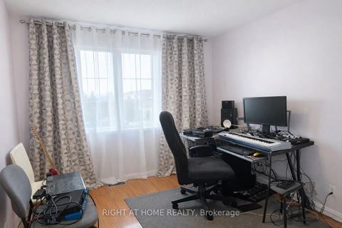 Photo 16 at 4 Forest Run Boulevard, Patterson, Vaughan