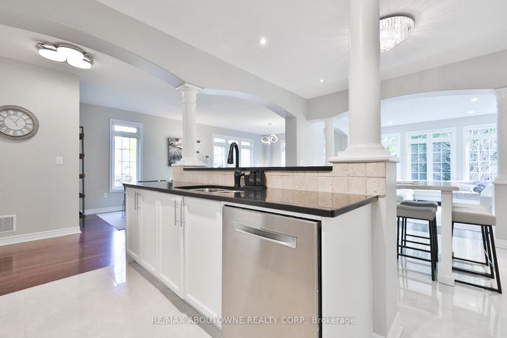 Photo 11 at 3262 Skipton Lane, BC Bronte Creek, Oakville