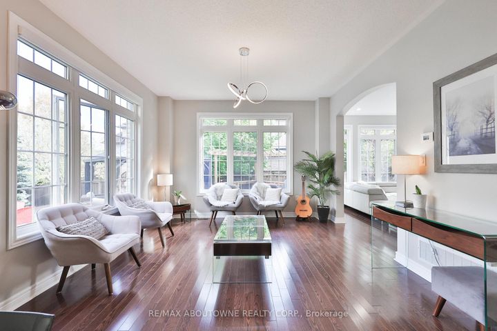 Photo 18 at 3262 Skipton Lane, BC Bronte Creek, Oakville