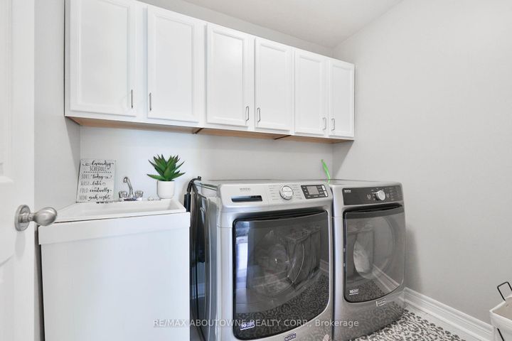 Photo 33 at 3262 Skipton Lane, BC Bronte Creek, Oakville