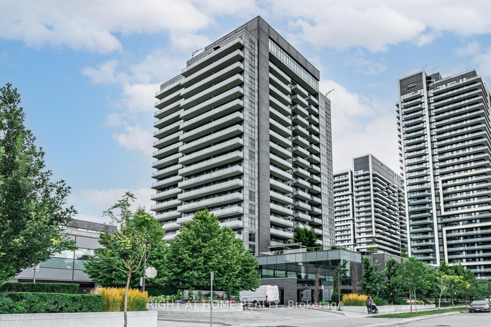 1010 - 65 Oneida Crescent, Langstaff, Richmond Hill photo number 2