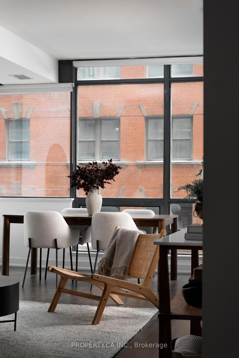 Photo 3 at 416 - 438 King Street W, Waterfront Communities C1, Toronto