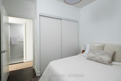 Photo 14 at 416 - 438 King Street W, Waterfront Communities C1, Toronto