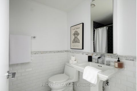 Photo 15 at 416 - 438 King Street W, Waterfront Communities C1, Toronto