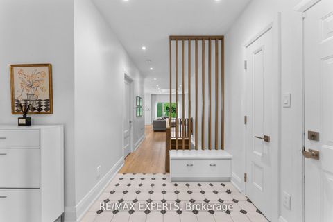 Photo 2 at 88 Arista Gate, Islington Woods, Vaughan