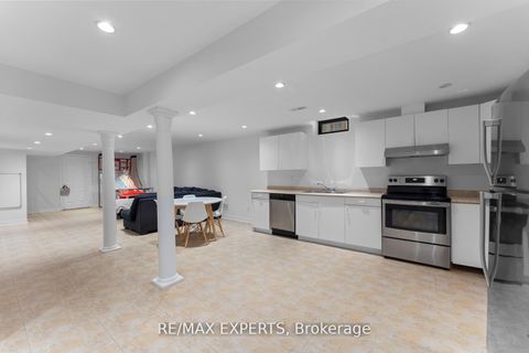 Photo 24 at 88 Arista Gate, Islington Woods, Vaughan