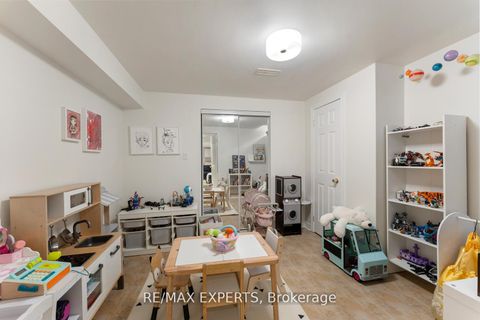 Photo 31 at 88 Arista Gate, Islington Woods, Vaughan