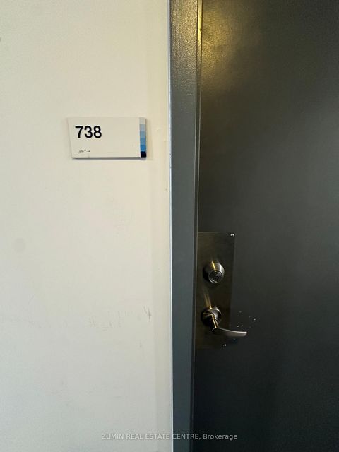 Photo 3 at 738 - 1900 SIMCOE Street N, Samac, Oshawa