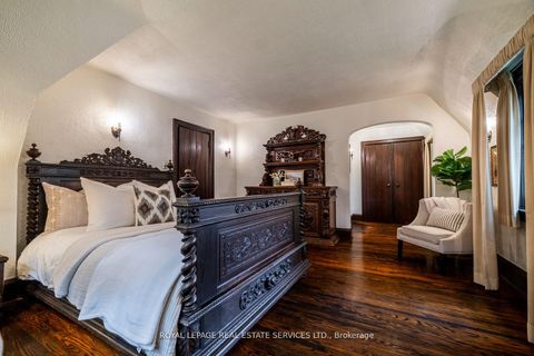 Photo 15 at 18 Queen Marys Drive, Kingsway South, Toronto