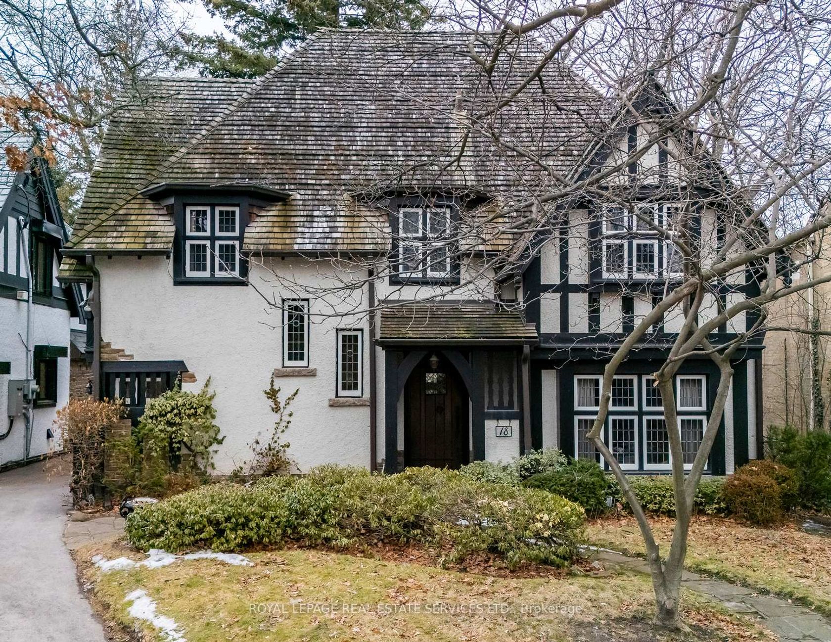 18 Queen Marys Drive, Kingsway South, Toronto 