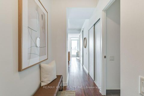 Photo 1 at 501 - 30 Canterbury Place, Willowdale West, Toronto