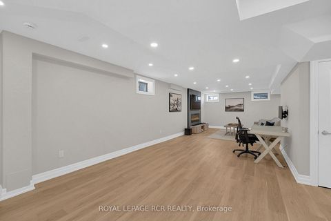 Photo 22 at 32 Tatton Court, King City, King