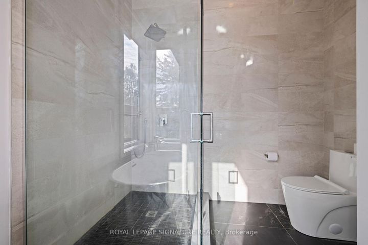 Photo 26 at 290 North Shore Boulevard E, LaSalle, Burlington