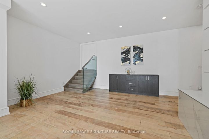 Photo 30 at 290 North Shore Boulevard E, LaSalle, Burlington