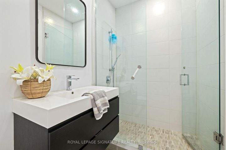 Photo 34 at 290 North Shore Boulevard E, LaSalle, Burlington